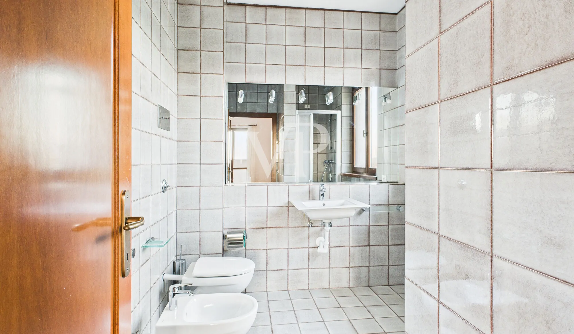 Elegante villa con ampio parco privato a Caprino Veronese – Località Caiar