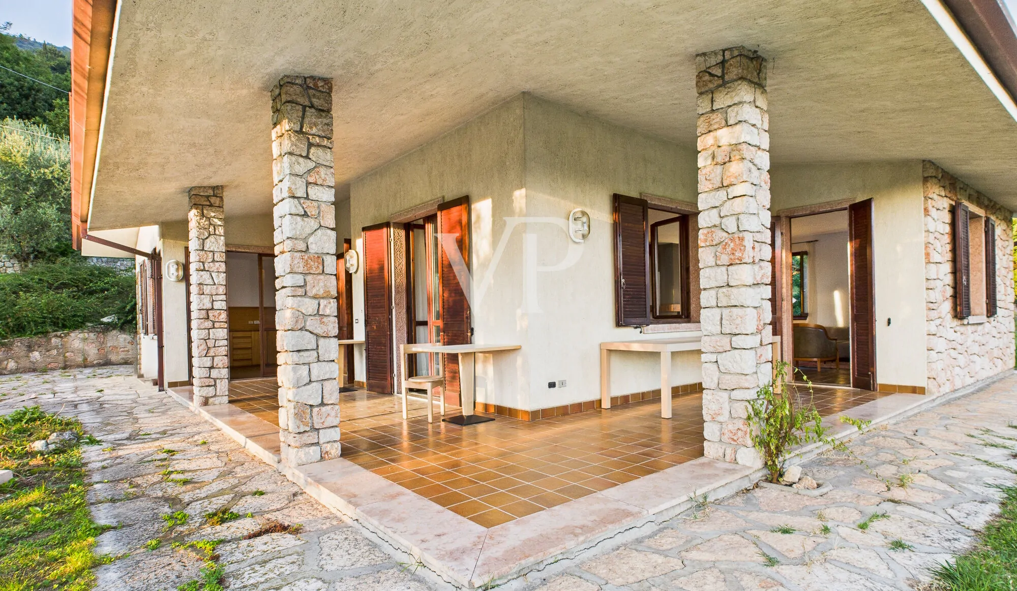 Elegante villa con ampio parco privato a Caprino Veronese – Località Caiar