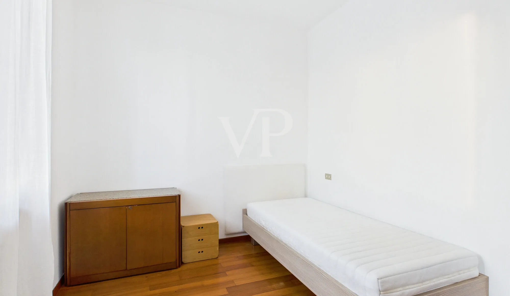 Elegante villa con ampio parco privato a Caprino Veronese – Località Caiar