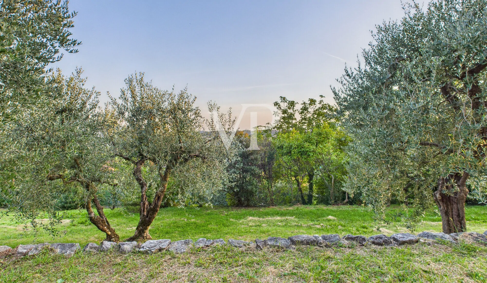 Elegante villa con ampio parco privato a Caprino Veronese – Località Caiar