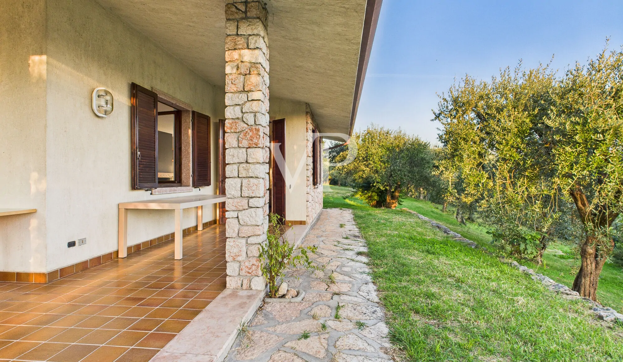 Elegante villa con ampio parco privato a Caprino Veronese – Località Caiar