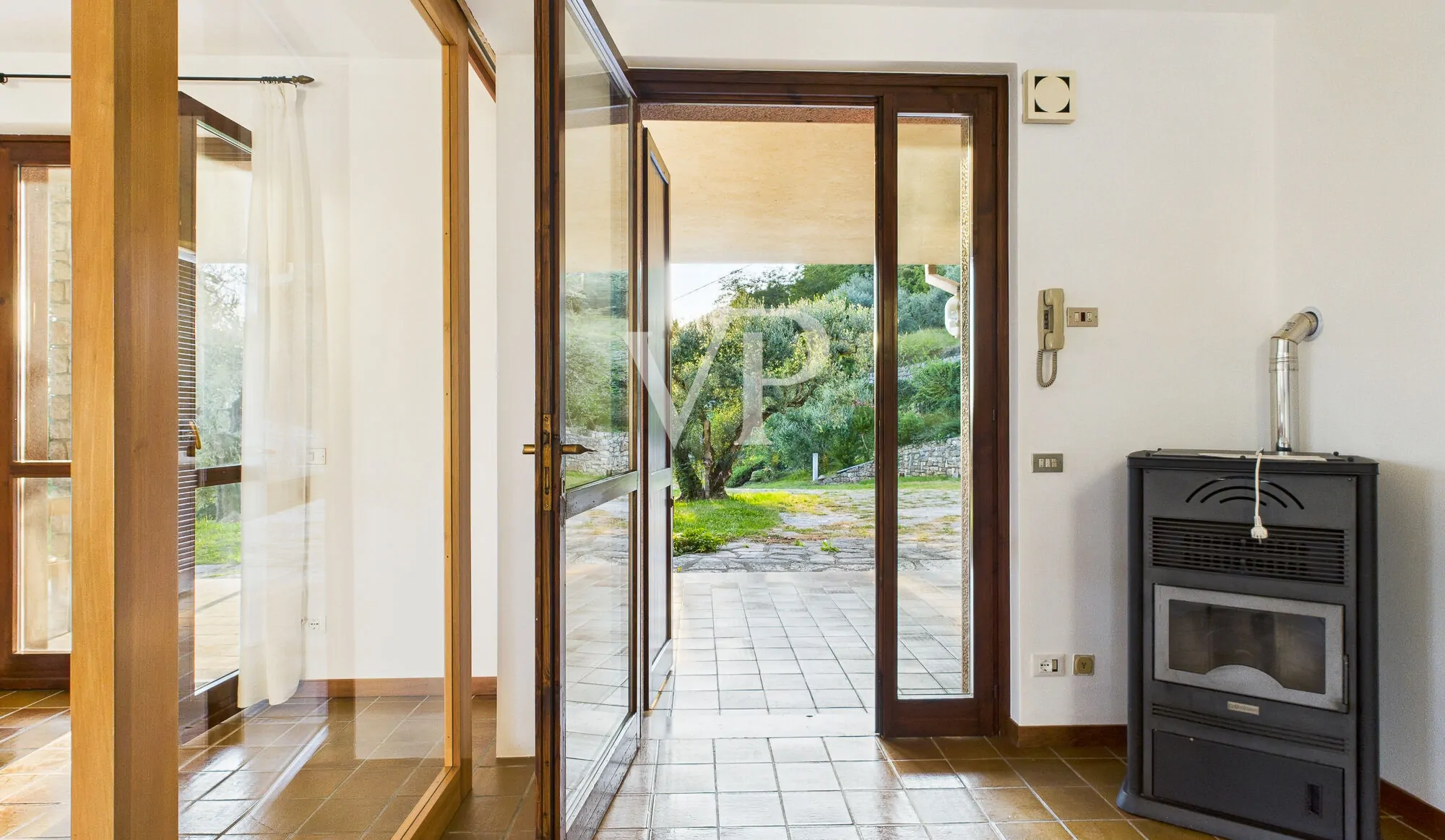 Elegante villa con ampio parco privato a Caprino Veronese – Località Caiar