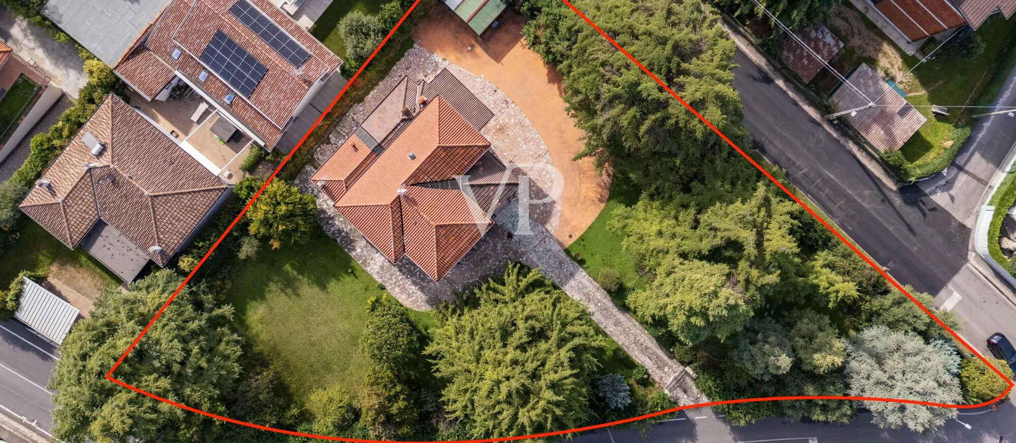 Villa bifamiliare con ampio parco a Lonato del Garda