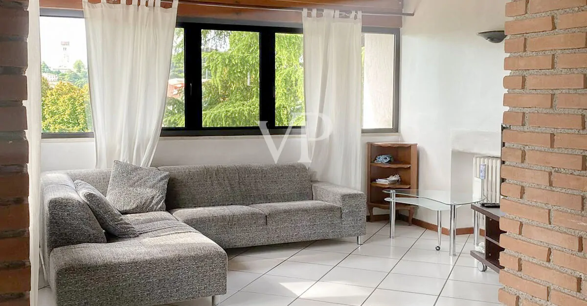 Villa bifamiliare con ampio parco a Lonato del Garda