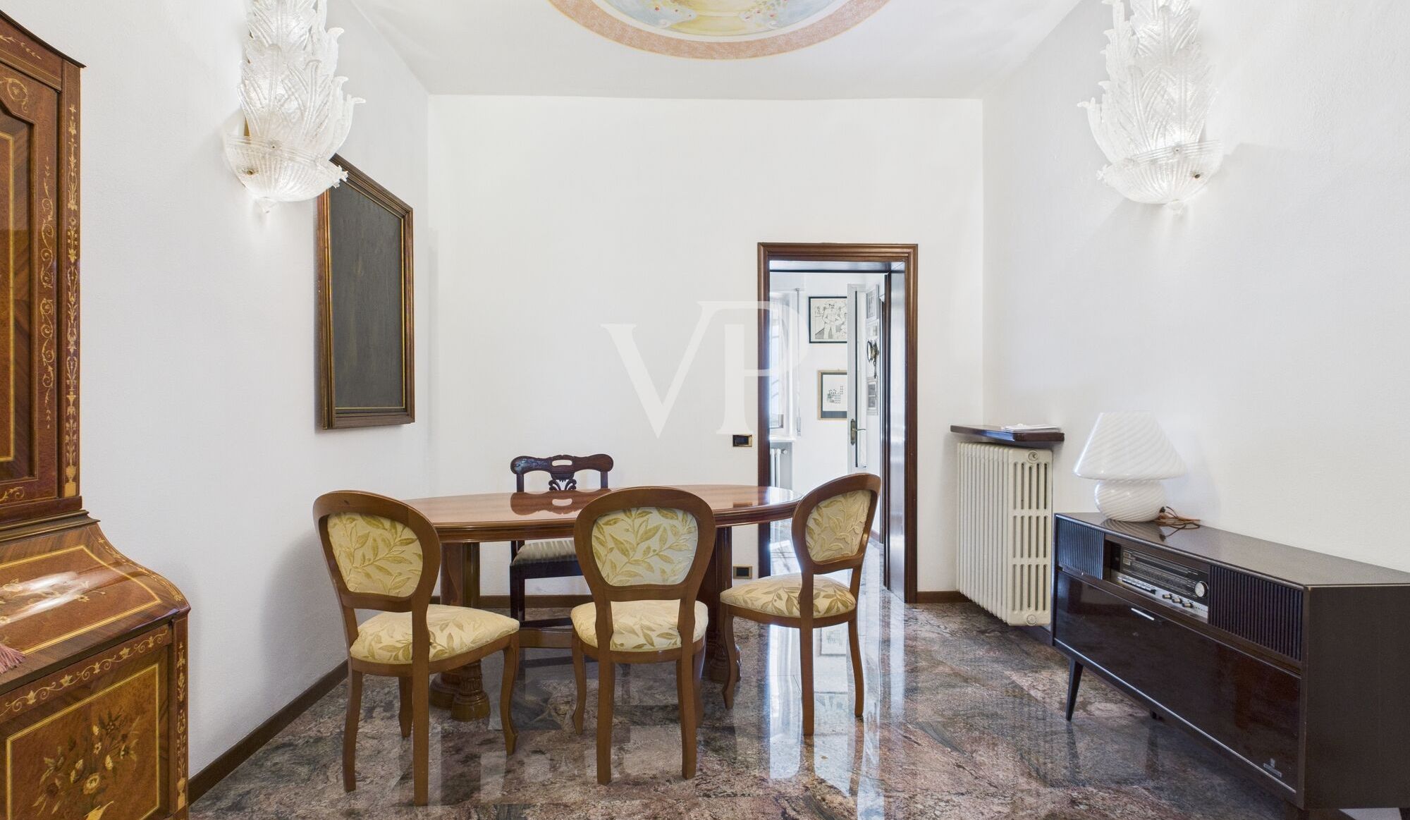 Villa mit zwei unabhängigen Wohnungen und großem Park in Lonato del Garda