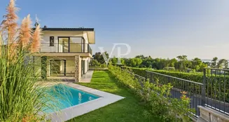 von_poll_real_estate_property_IT254922441_image_1