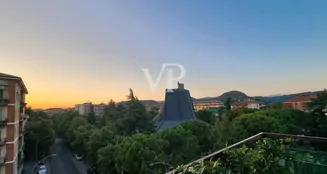 von_poll_real_estate_property_IT254922486_image_0