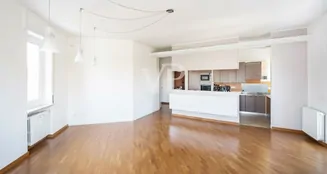 von_poll_real_estate_property_IT254922486_image_4