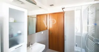 von_poll_real_estate_property_IT254922486_image_13