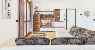 von_poll_real_estate_property_IT254152517_image_4