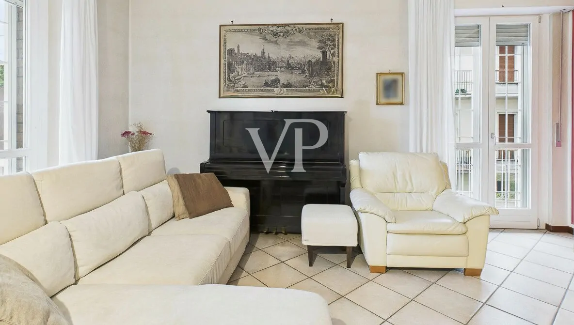 Three-room apartment with garage near Porta Nuova station