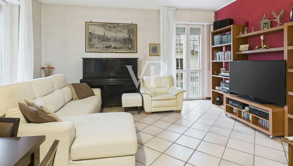 Three-room apartment with garage near Porta Nuova station