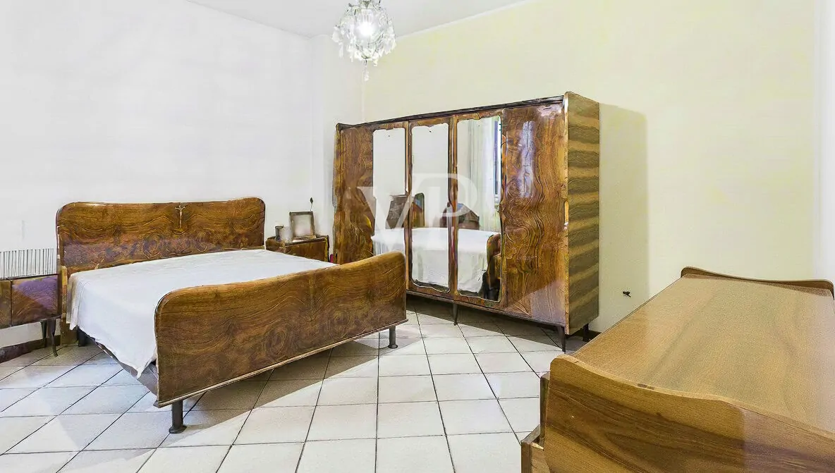 Three-room apartment with garage near Porta Nuova station