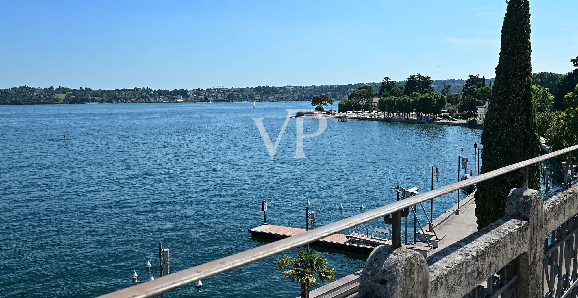 Villa fronte lago a Gardone Riviera