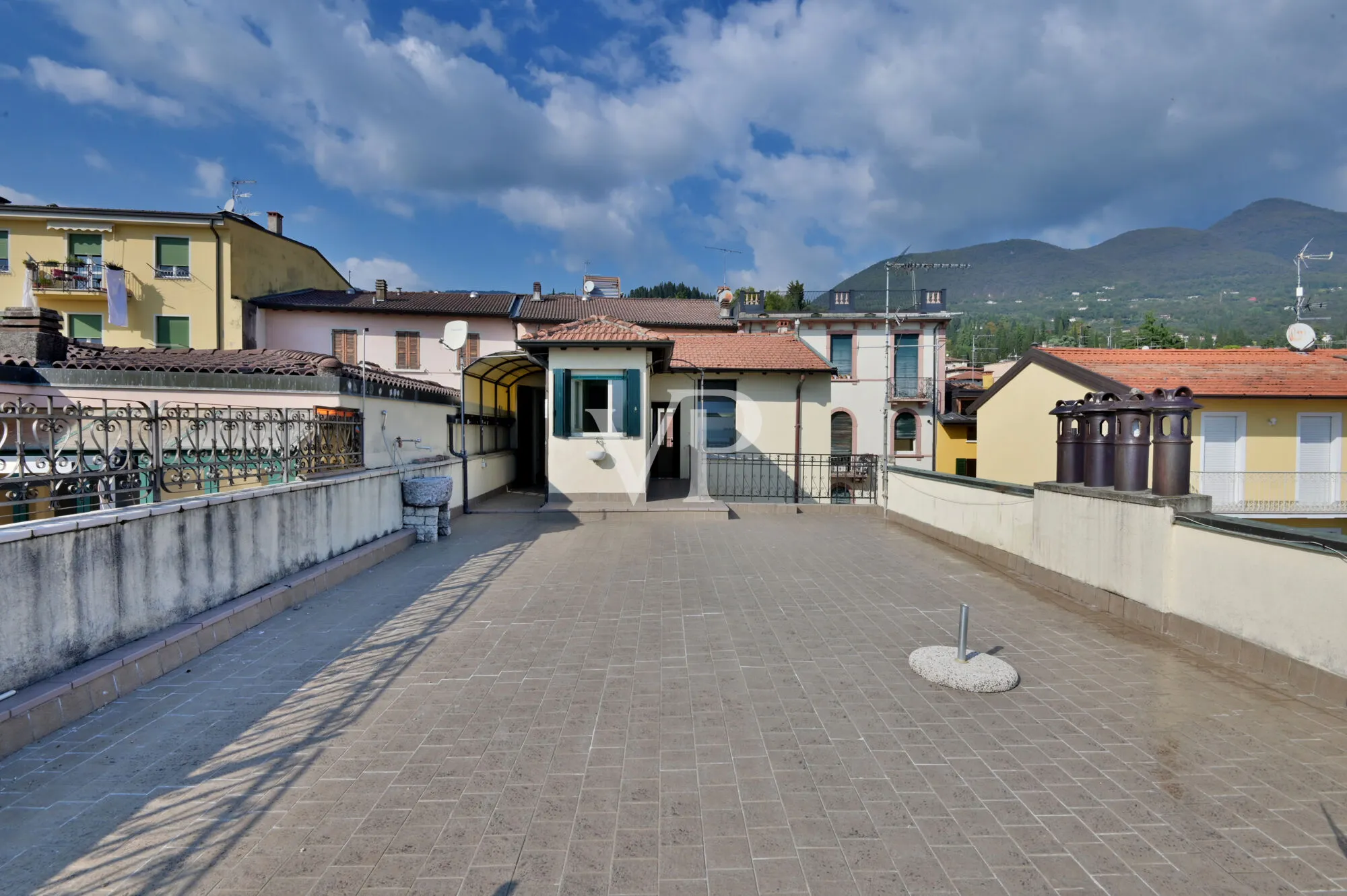 Lakefront villa in Gardone Riviera