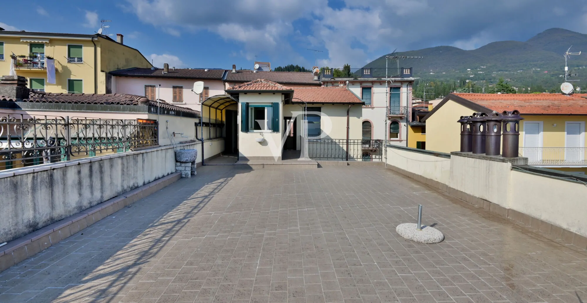 Villa fronte lago a Gardone Riviera