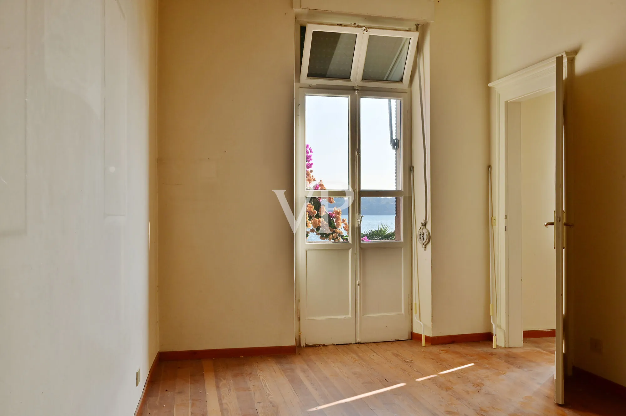 Lakefront villa in Gardone Riviera