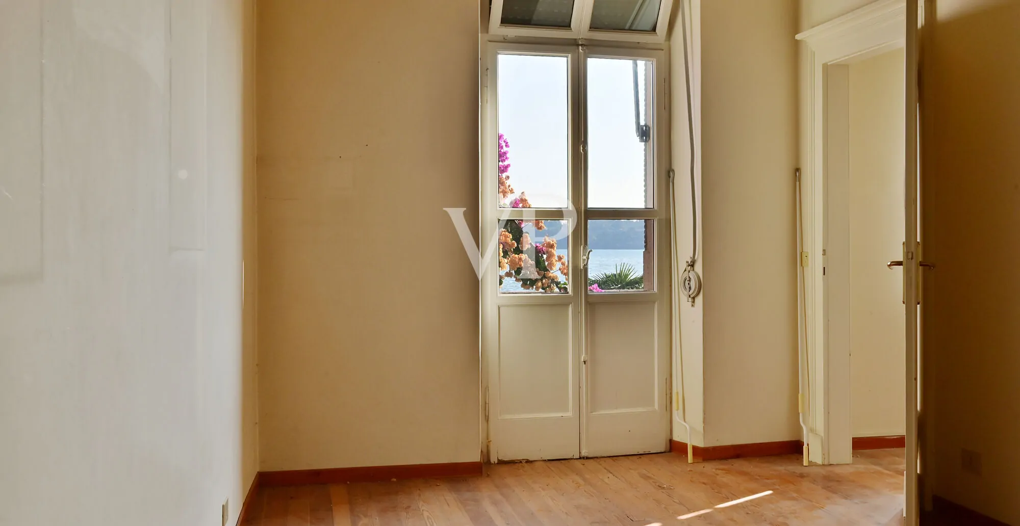 Villa fronte lago a Gardone Riviera