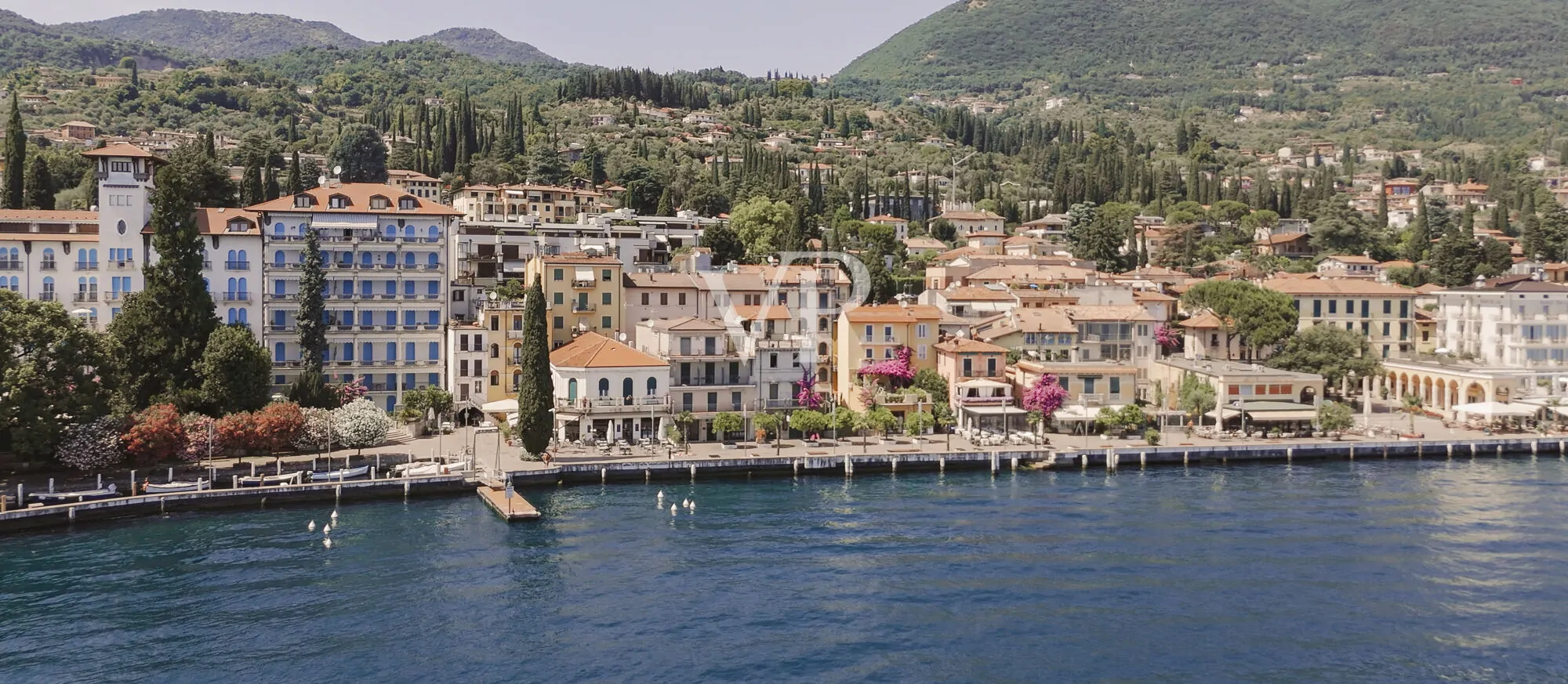 Villa fronte lago a Gardone Riviera