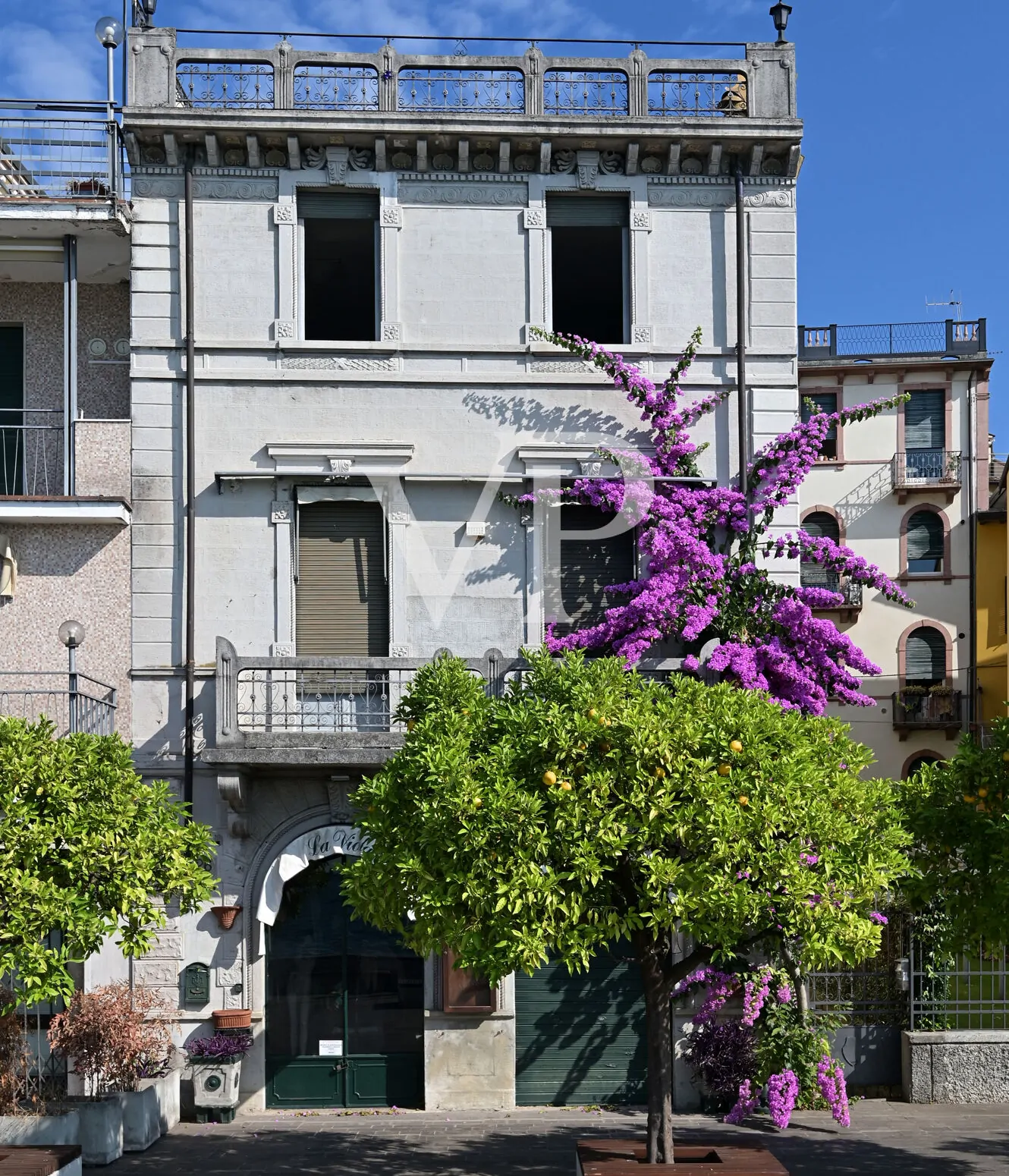 Villa fronte lago a Gardone Riviera