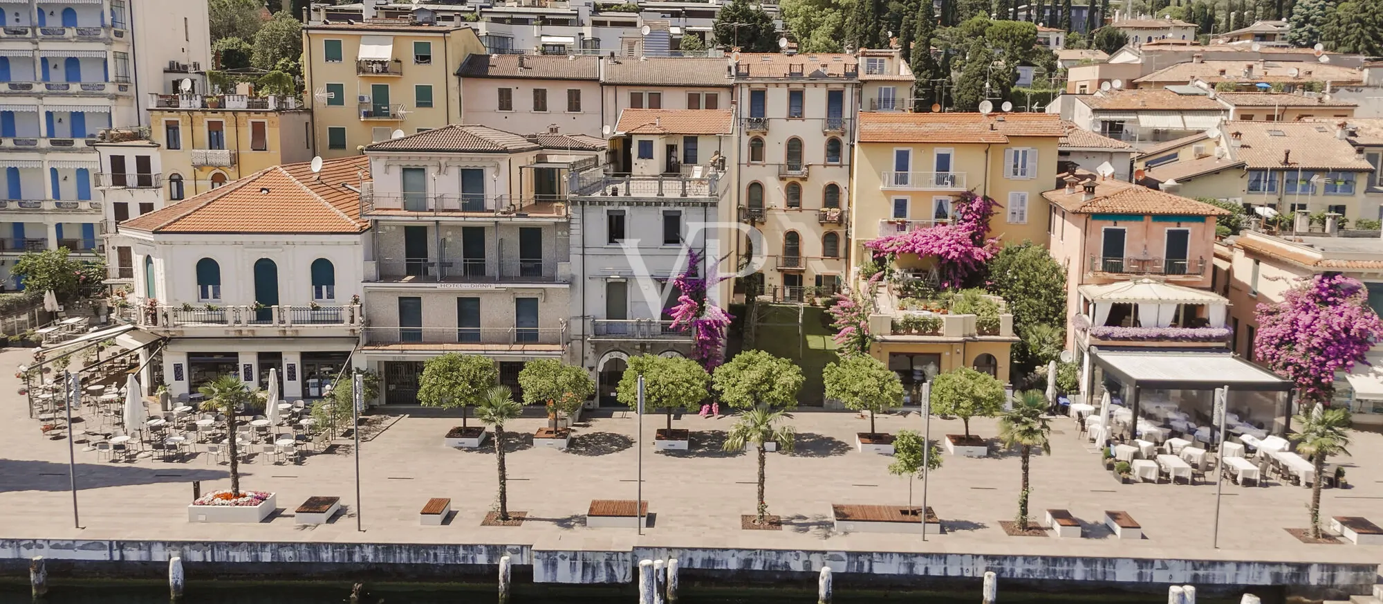 Villa fronte lago a Gardone Riviera