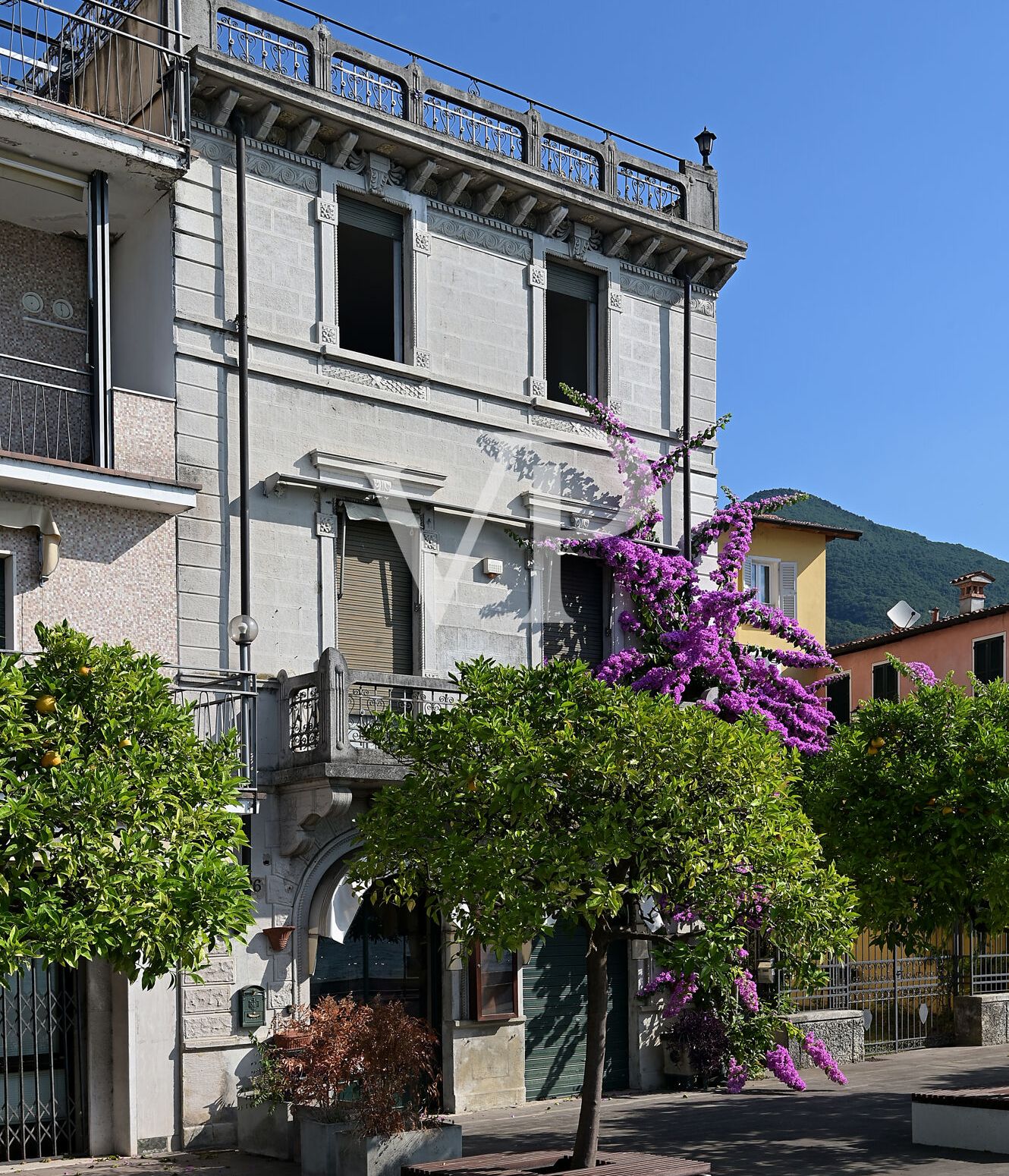 Villa am Seeufer