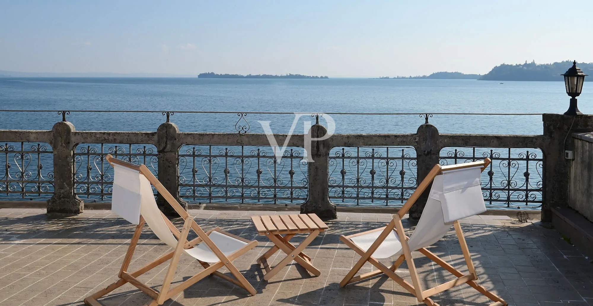 Villa fronte lago a Gardone Riviera