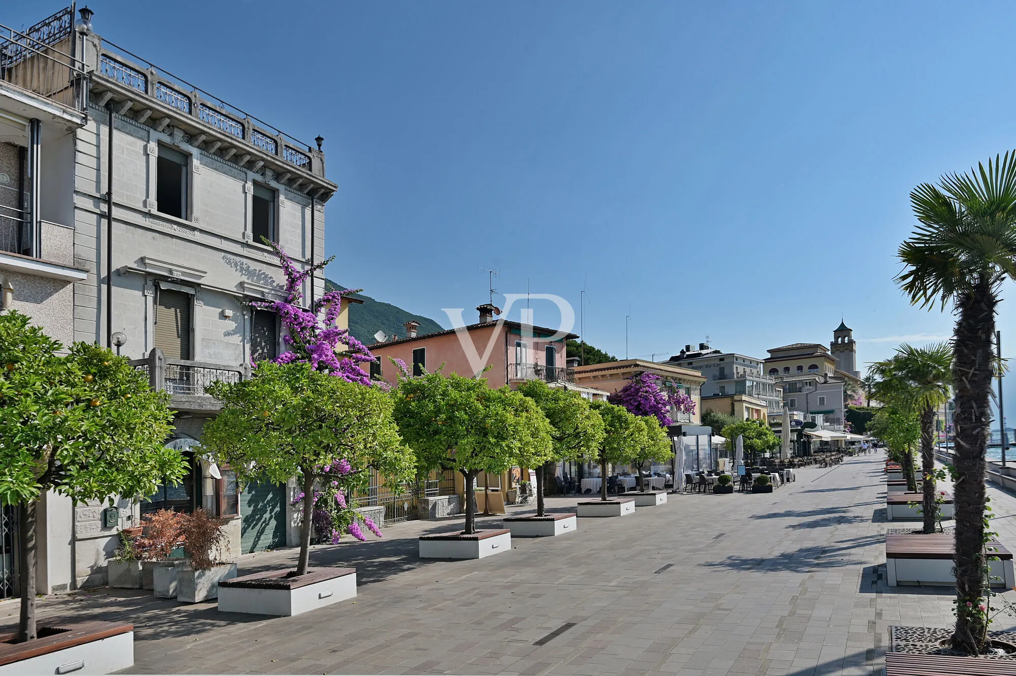 Lakefront villa in Gardone Riviera