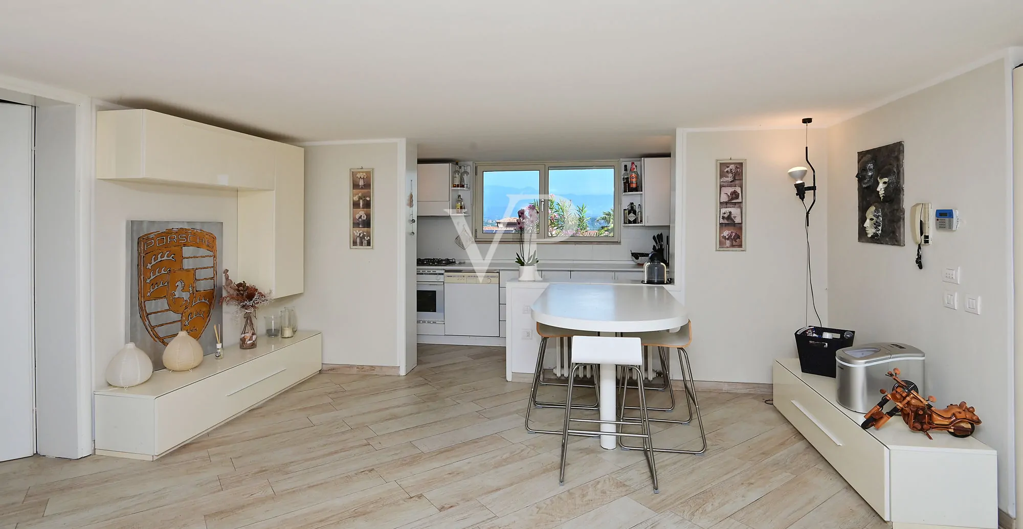 Villa esclusiva con vista lago, piscina e parco privato a pochi passi dalla Rocca di Manerba