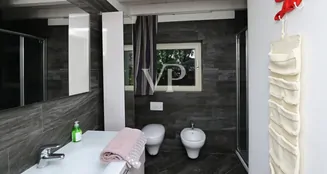 von_poll_real_estate_property_IT254922569_image_23