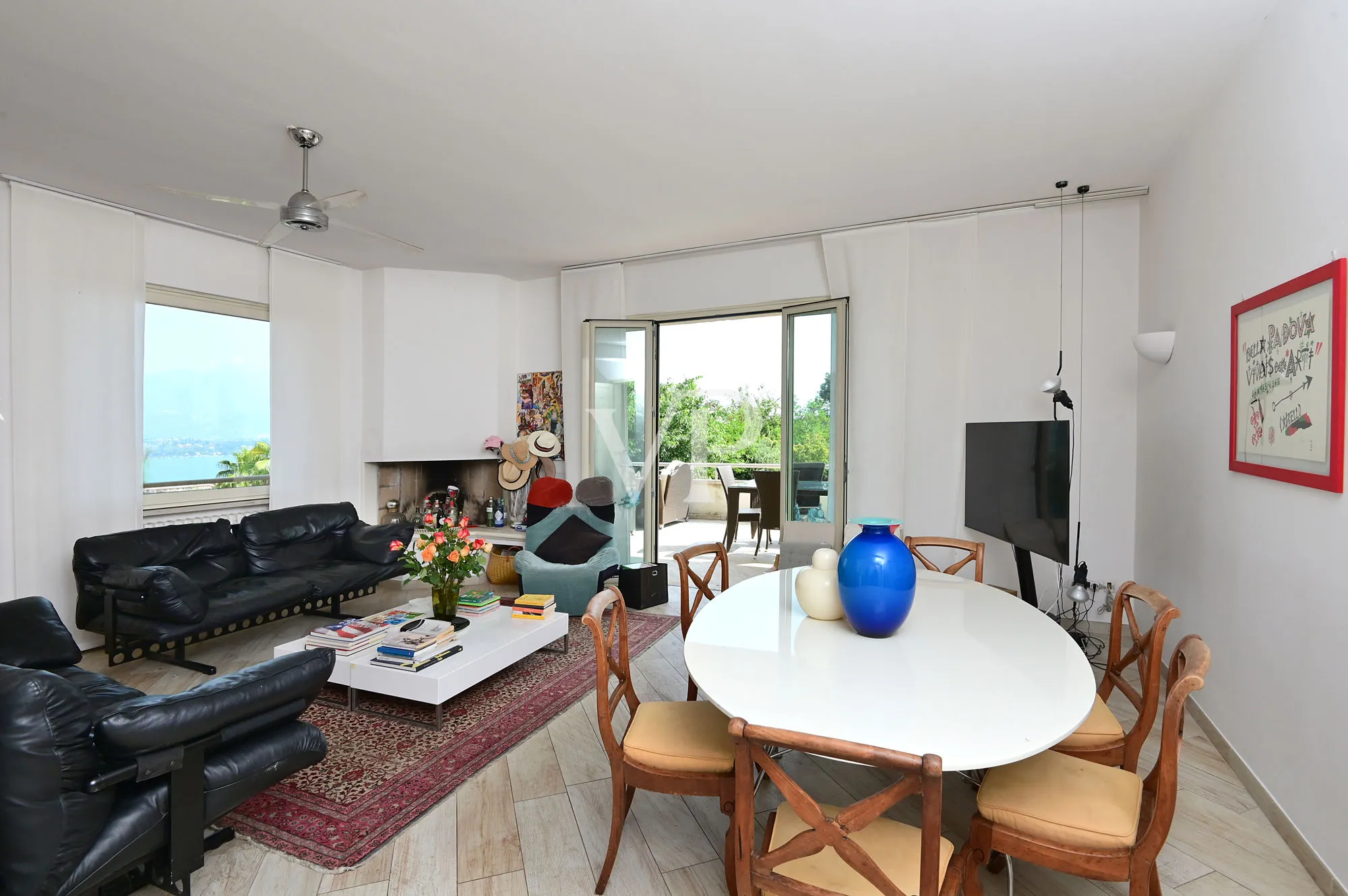 Villa esclusiva con vista lago, piscina e parco privato a pochi passi dalla Rocca di Manerba