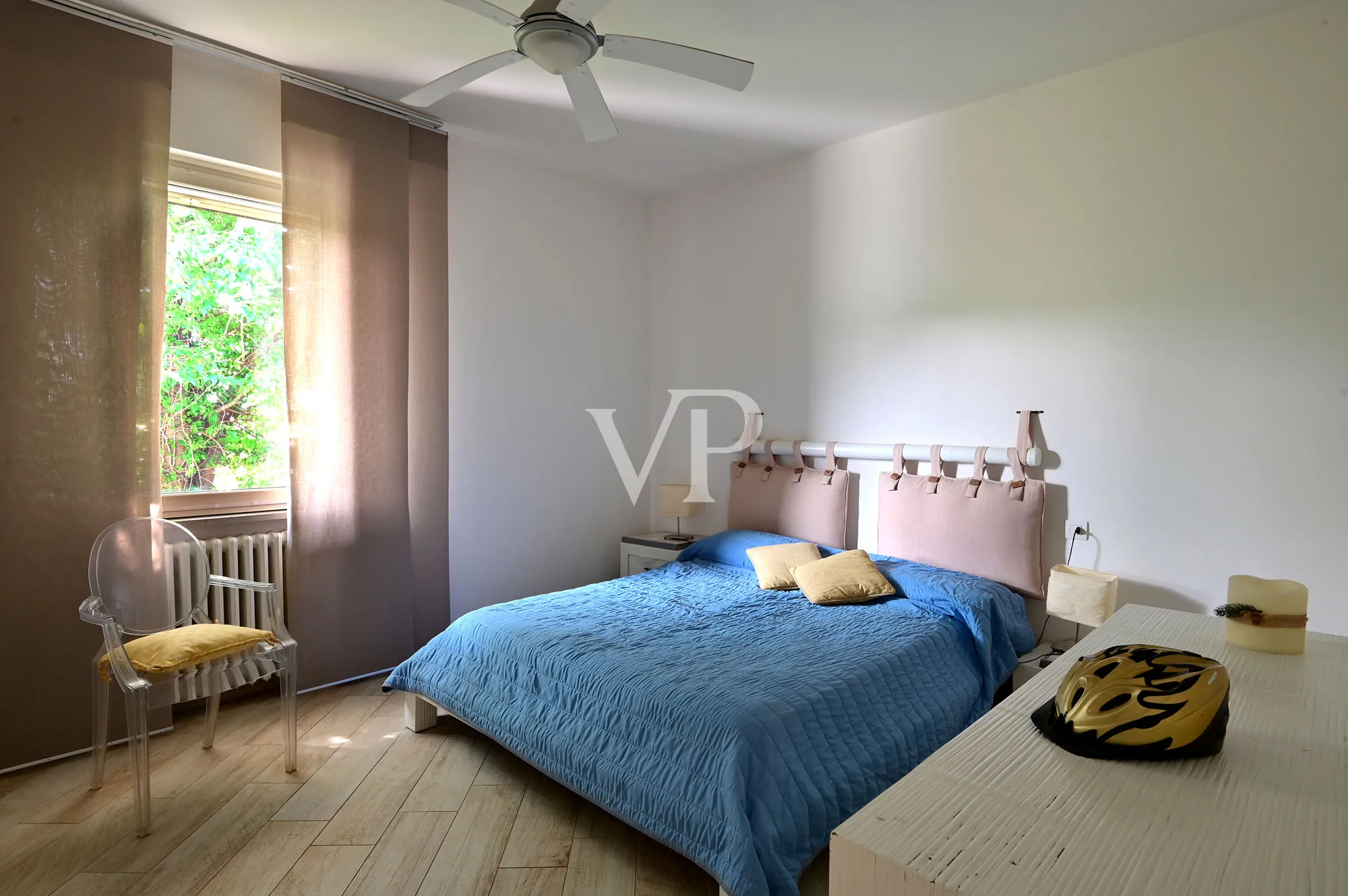 Villa esclusiva con vista lago, piscina e parco privato a pochi passi dalla Rocca di Manerba