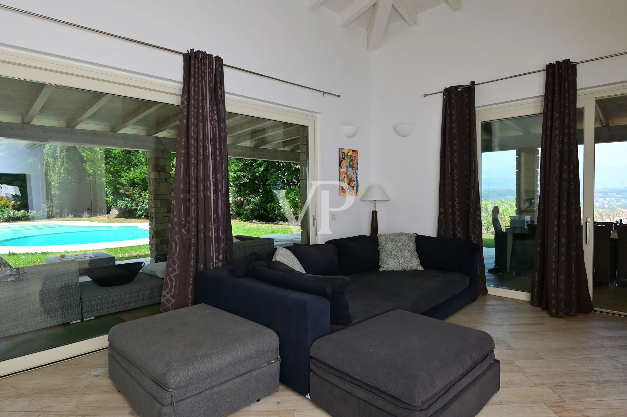 Villa esclusiva con vista lago, piscina e parco privato a pochi passi dalla Rocca di Manerba