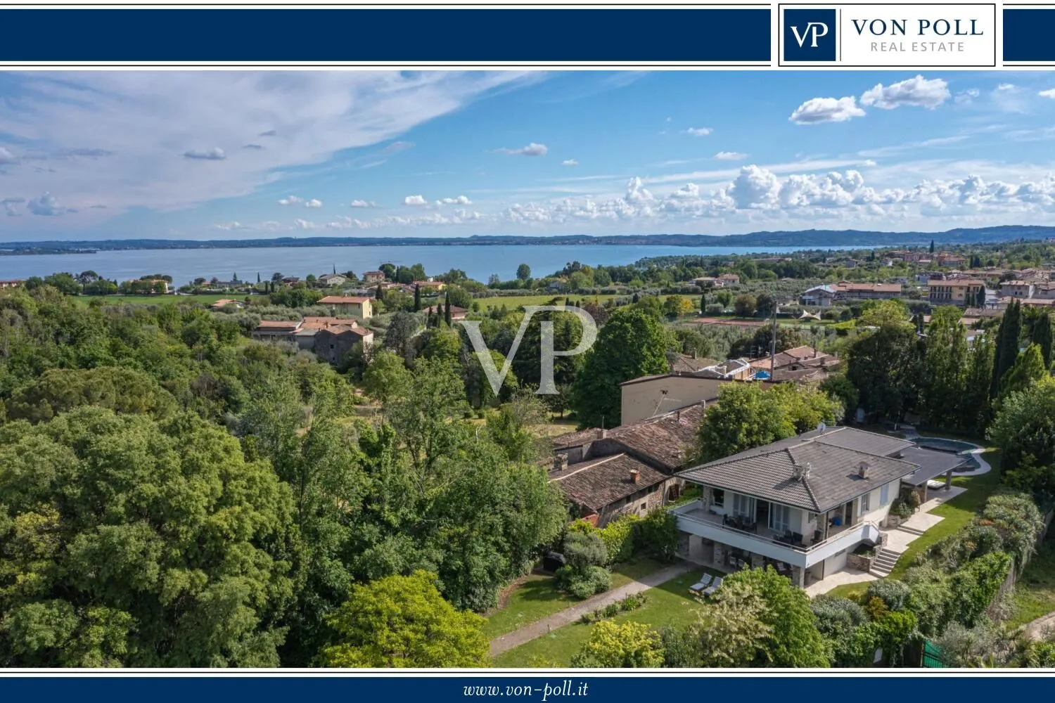 Villa esclusiva con vista lago, piscina e parco privato a pochi passi dalla Rocca di Manerba