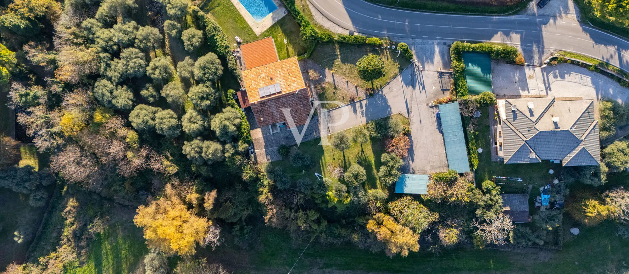 Hotel di 12 camere con piscina