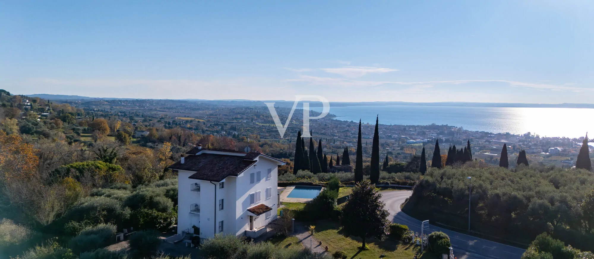 Hotel di 12 camere con piscina