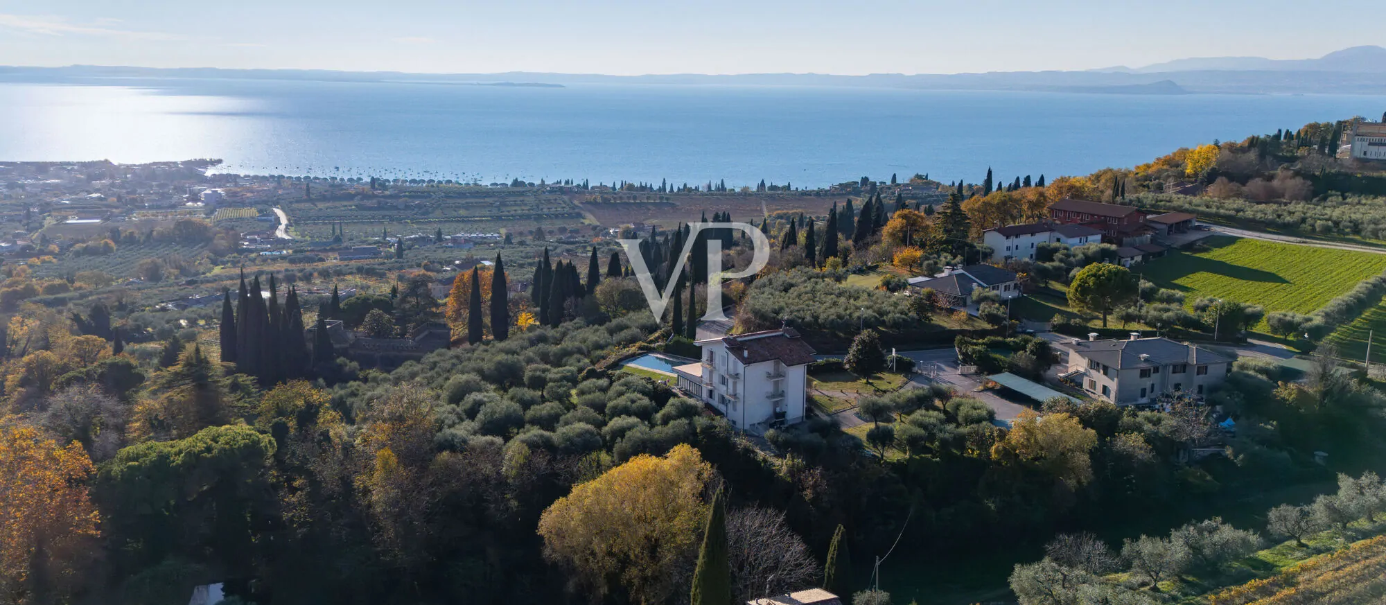Hotel di 12 camere con piscina