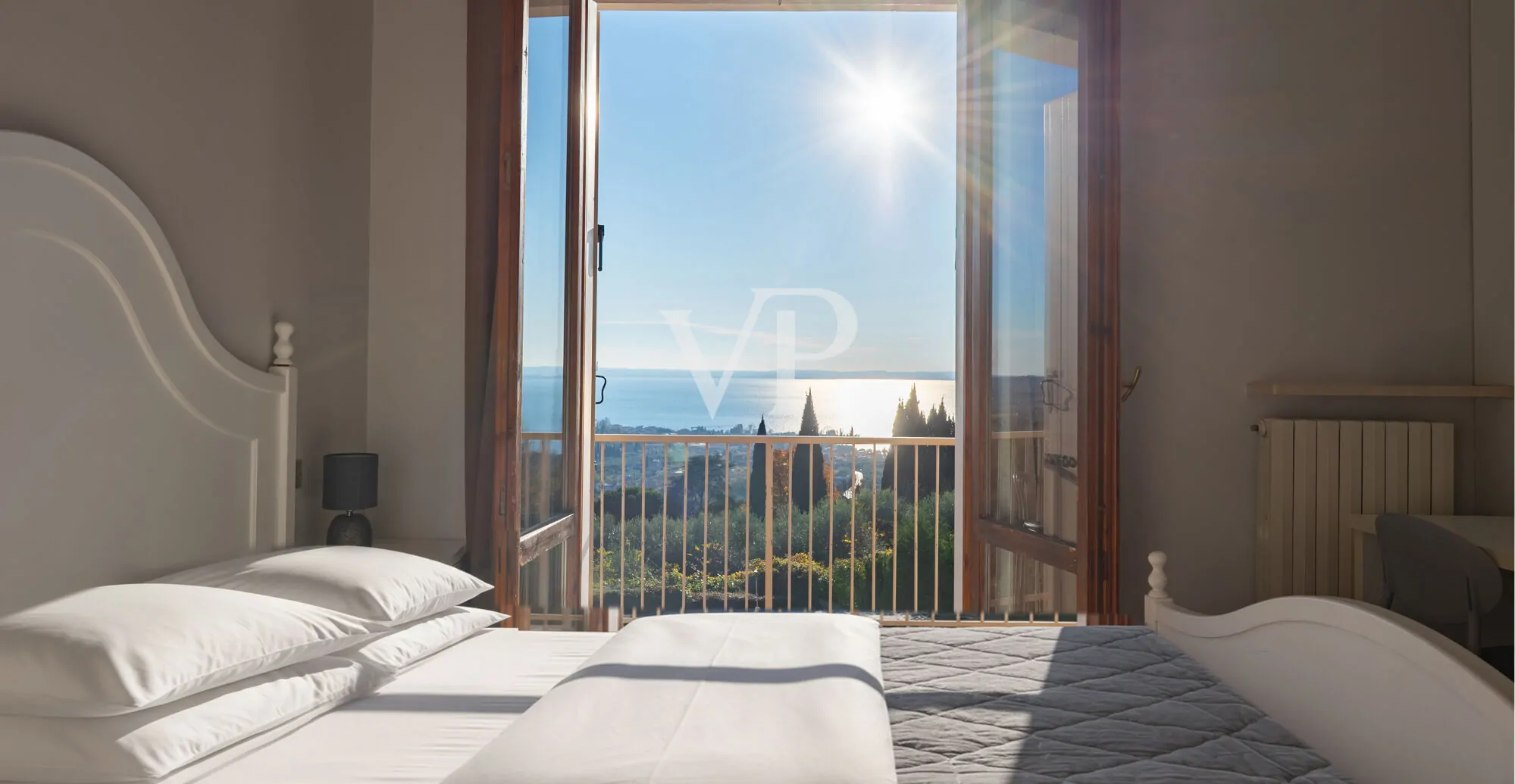 Hotel di 12 camere con piscina