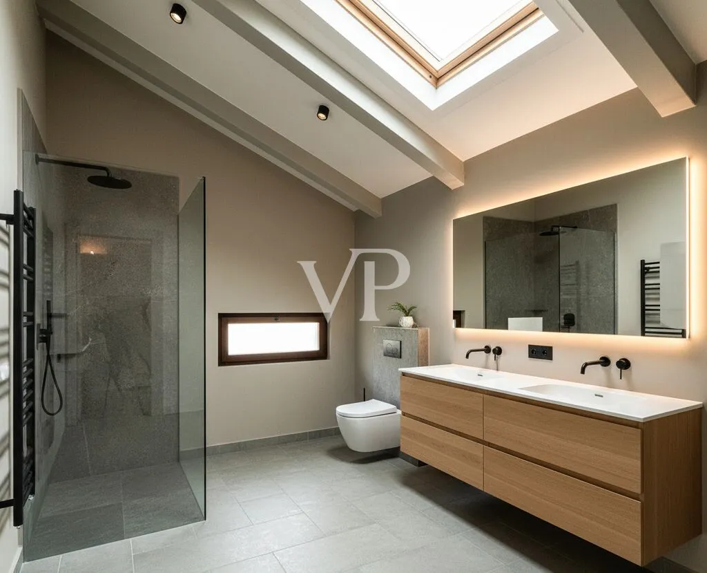 Esclusivo gioiello residenziale nel centro di Sirmione: l'appartamento dei tuoi sogni da progettare