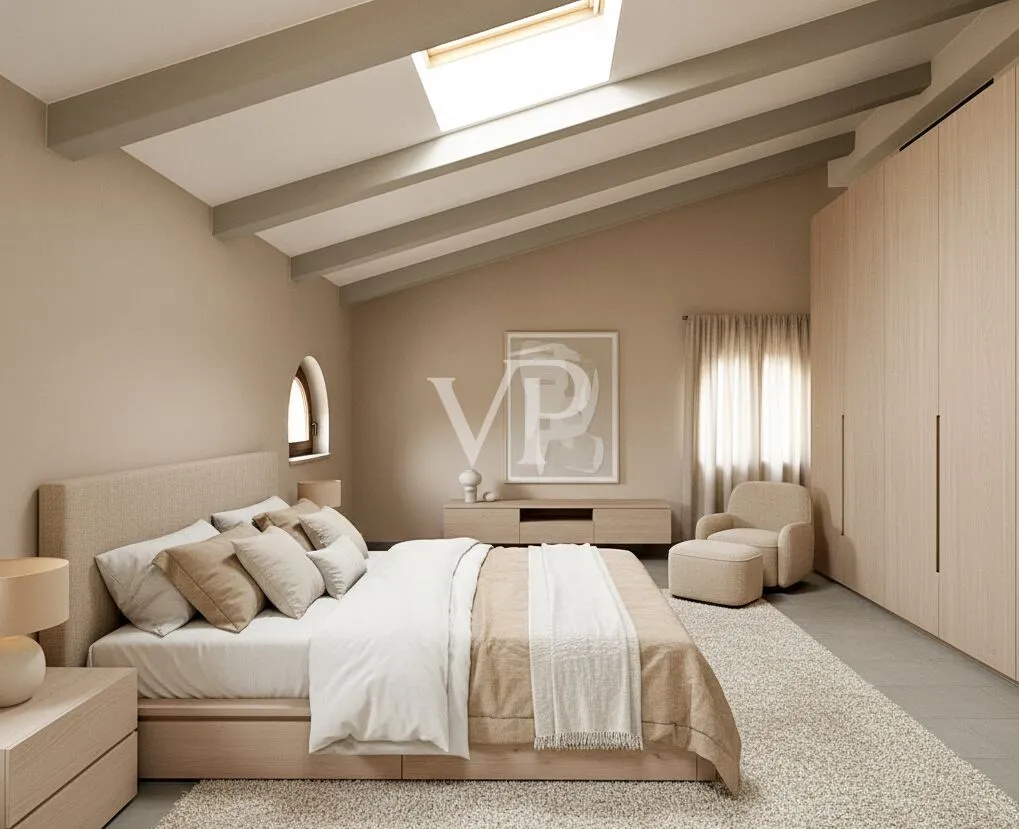 Esclusivo gioiello residenziale nel centro di Sirmione: l'appartamento dei tuoi sogni da progettare