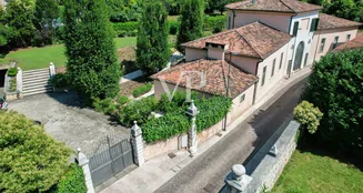 von_poll_real_estate_property_IT254922616_image_4