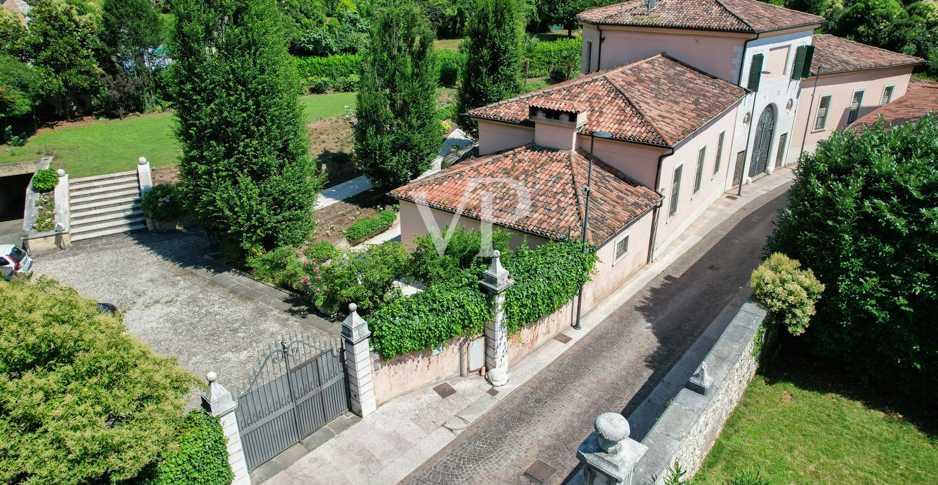Faszinierende historische Residenz in Franciacorta, ein bewohnbares Meisterwerk