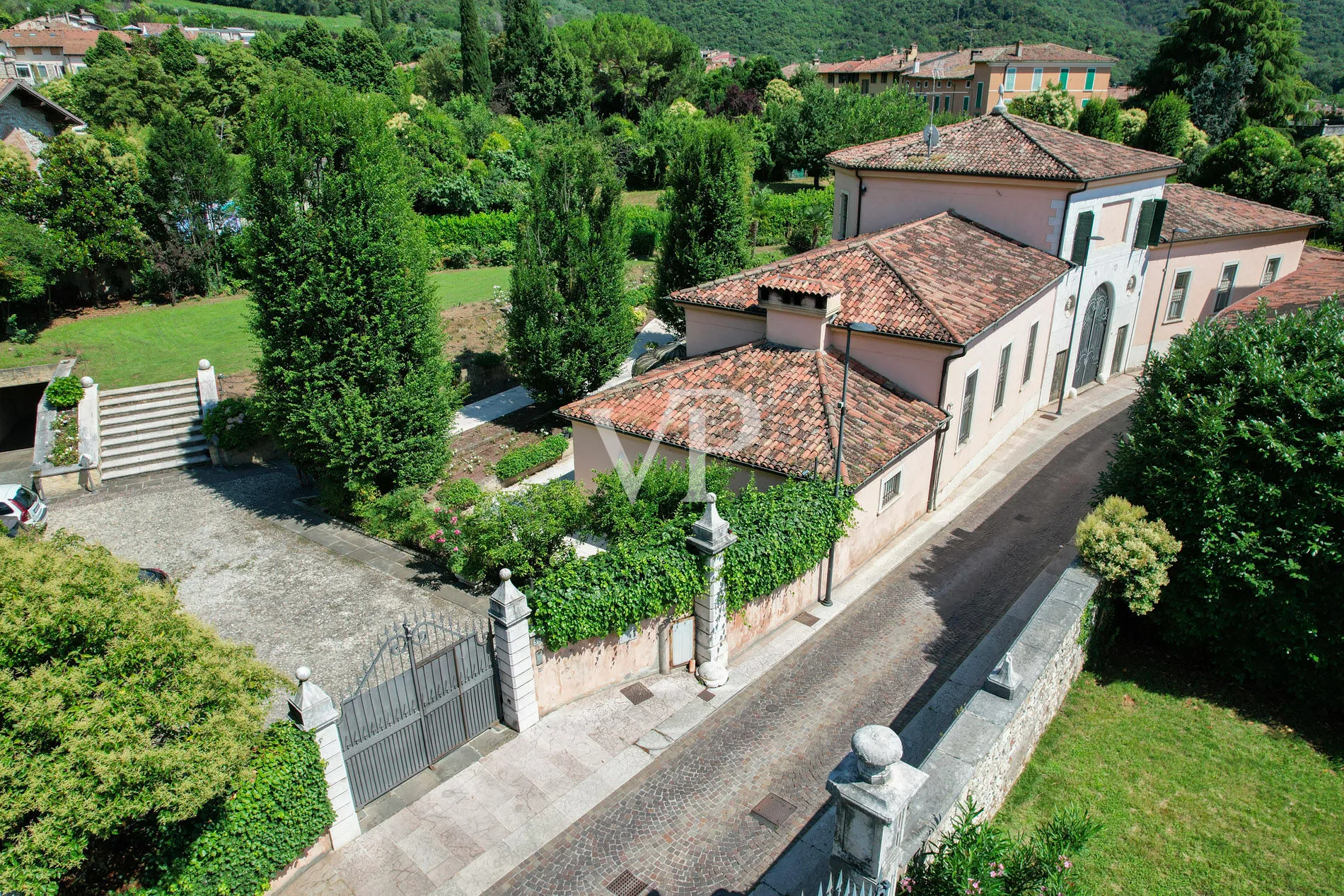 Fascinante residencia histórica en Franciacorta, una obra maestra habitable