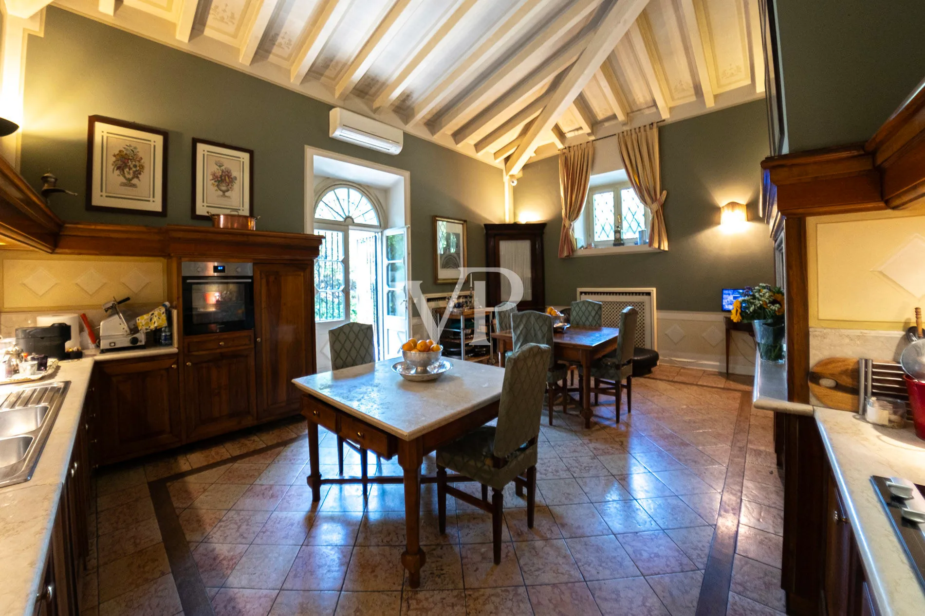 Fascinante residencia histórica en Franciacorta, una obra maestra habitable