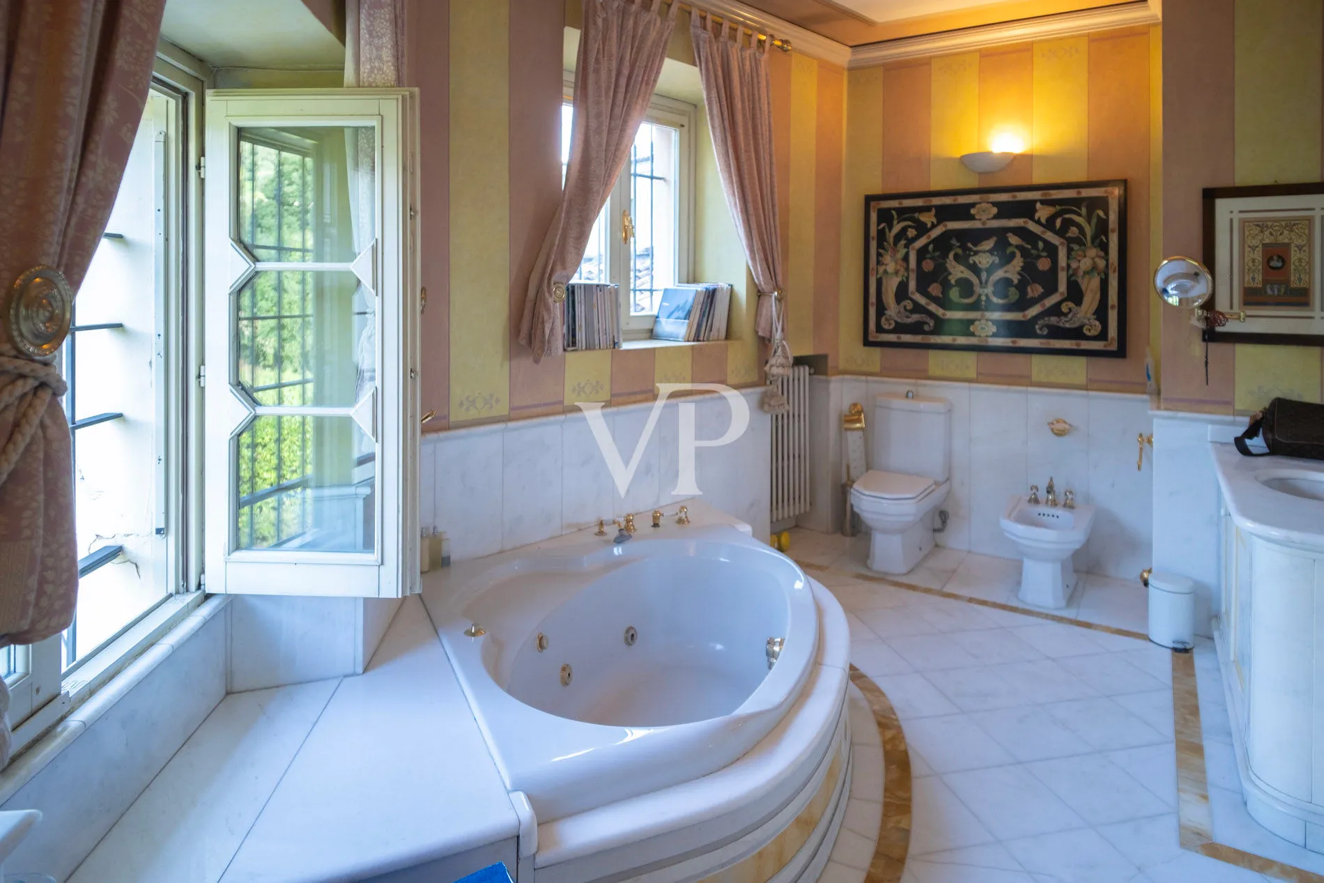 Fascinante residencia histórica en Franciacorta, una obra maestra habitable