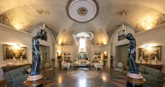 von_poll_real_estate_property_IT254922616_image_0