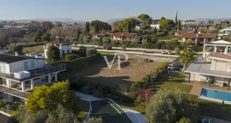 von_poll_real_estate_property_IT254922648_image_9