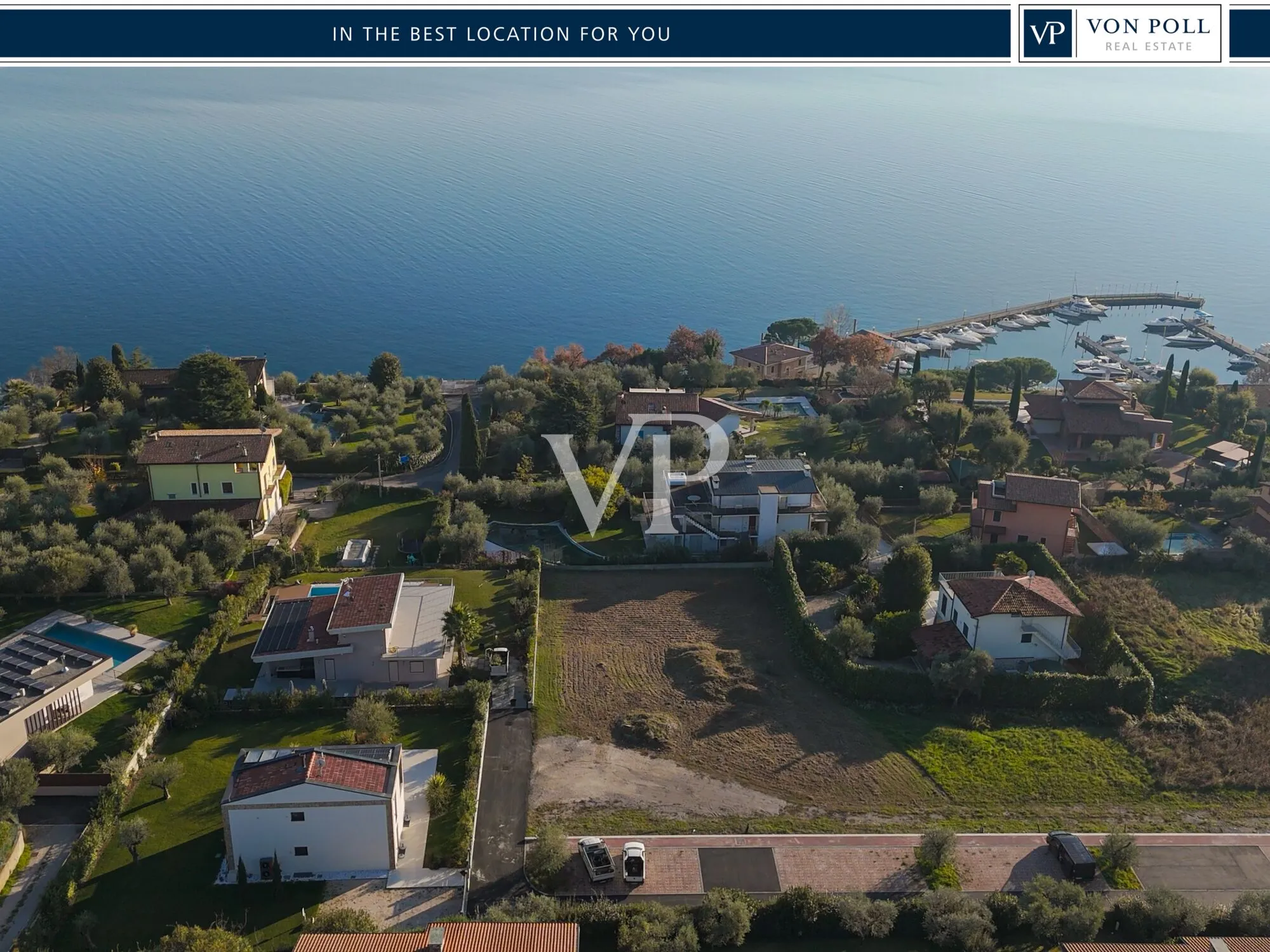 Terrain constructible avec vue sur le lac