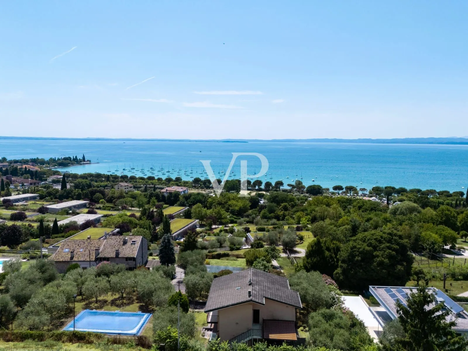 Exklusive Villa mit Schwimmbad und Seeblick in Bardolino - Eleganz und Privatsphäre am Gardasee