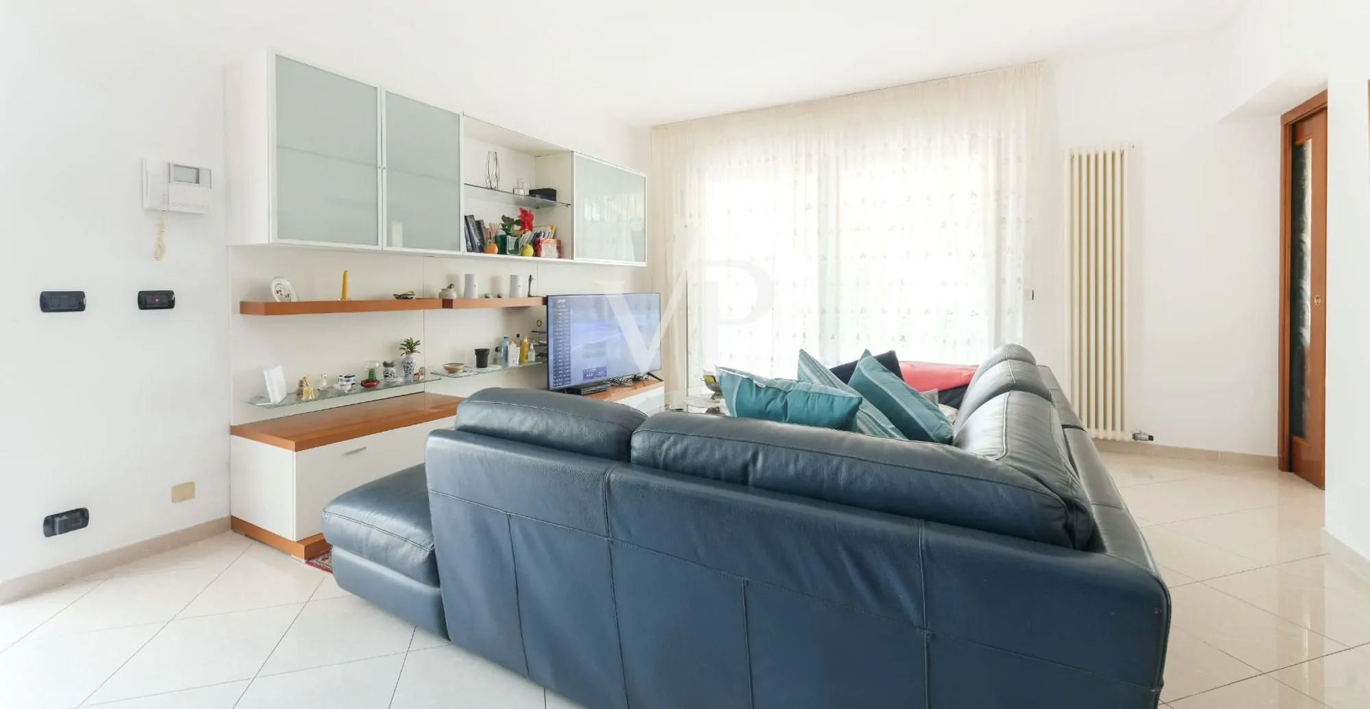 Esclusiva villetta con piscina e vista lago a Bardolino – eleganza e privacy sul Lago di Garda